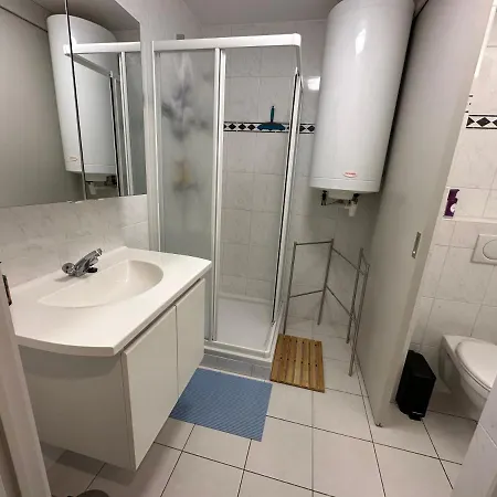Met Priveparking Apartment *
